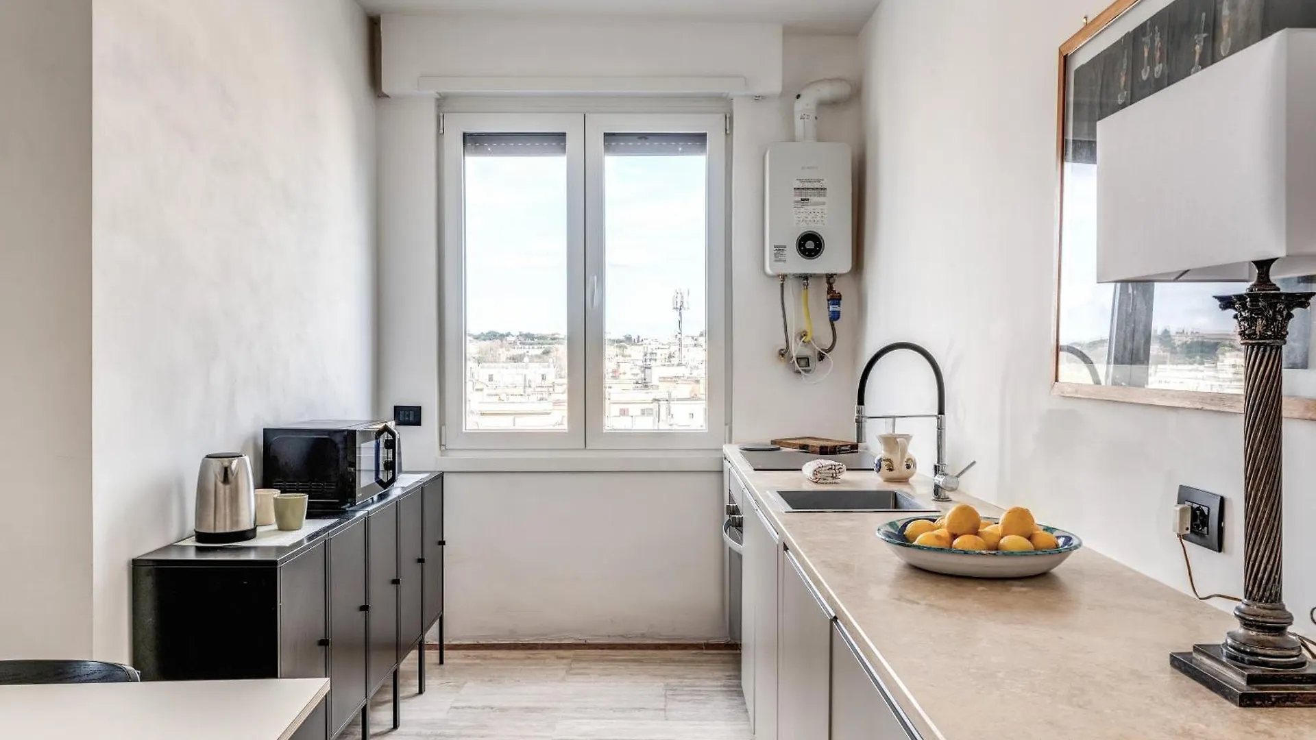 Amazing Piramide Metro Station Apartment Rome Italy
