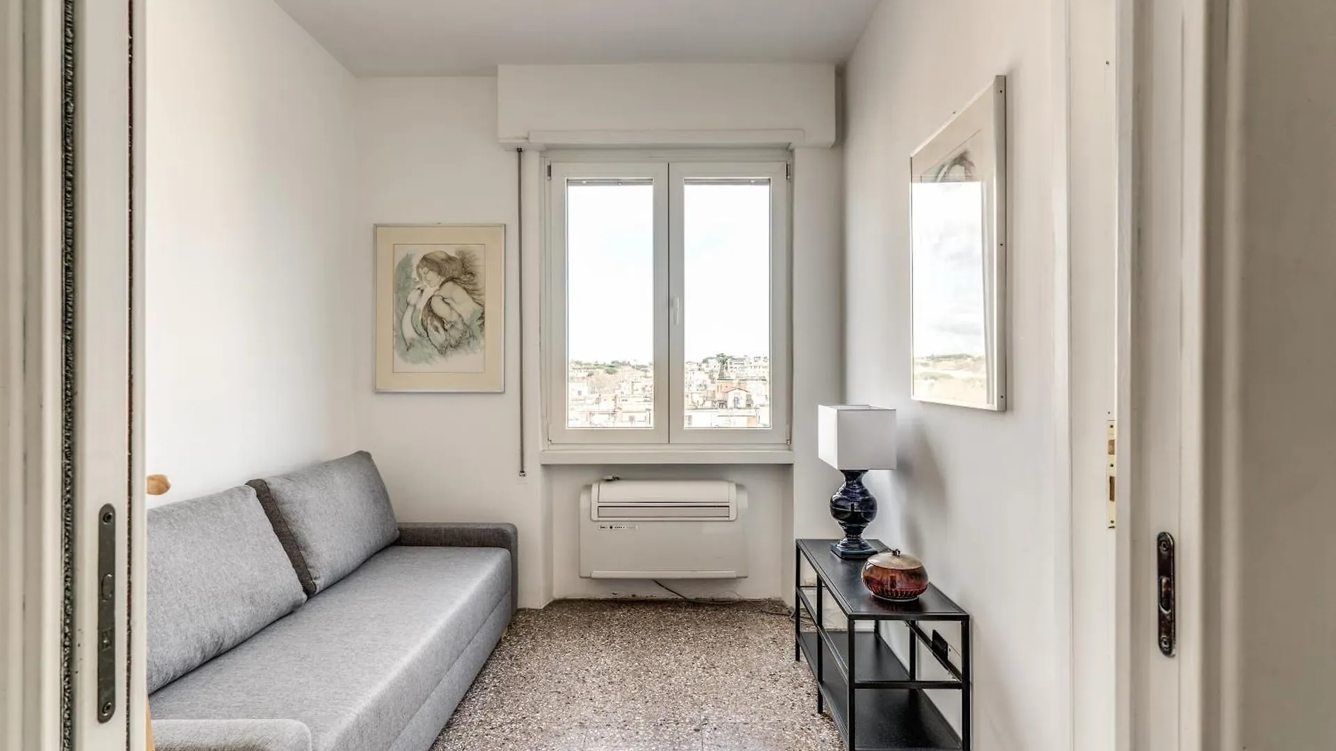 Amazing Piramide Metro Station Apartment Rome