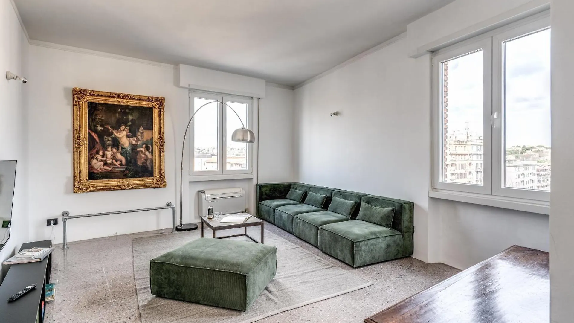 Amazing Piramide Metro Station Apartment Rome Italy