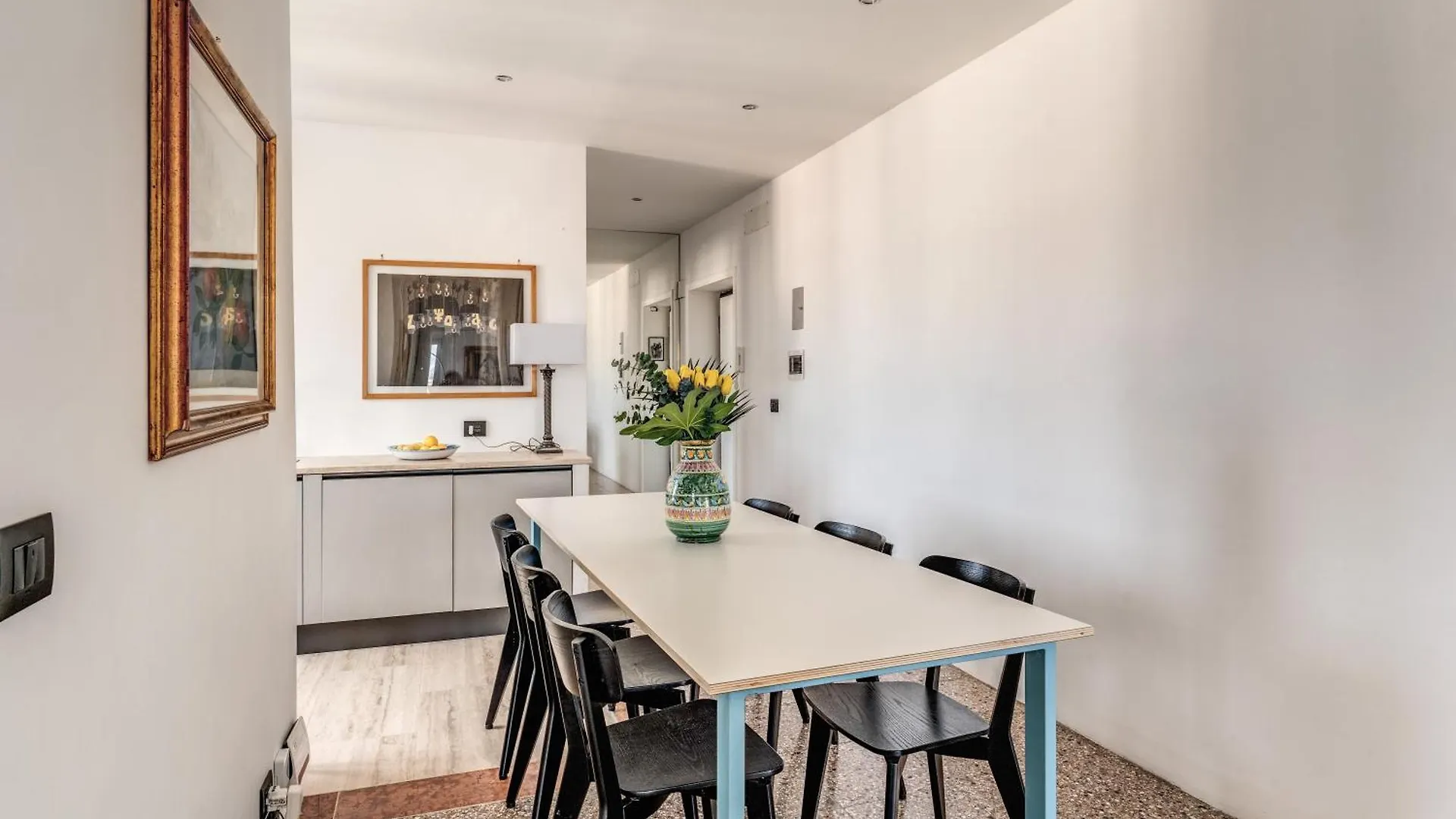 Amazing Piramide Metro Station Apartment Rome Italy