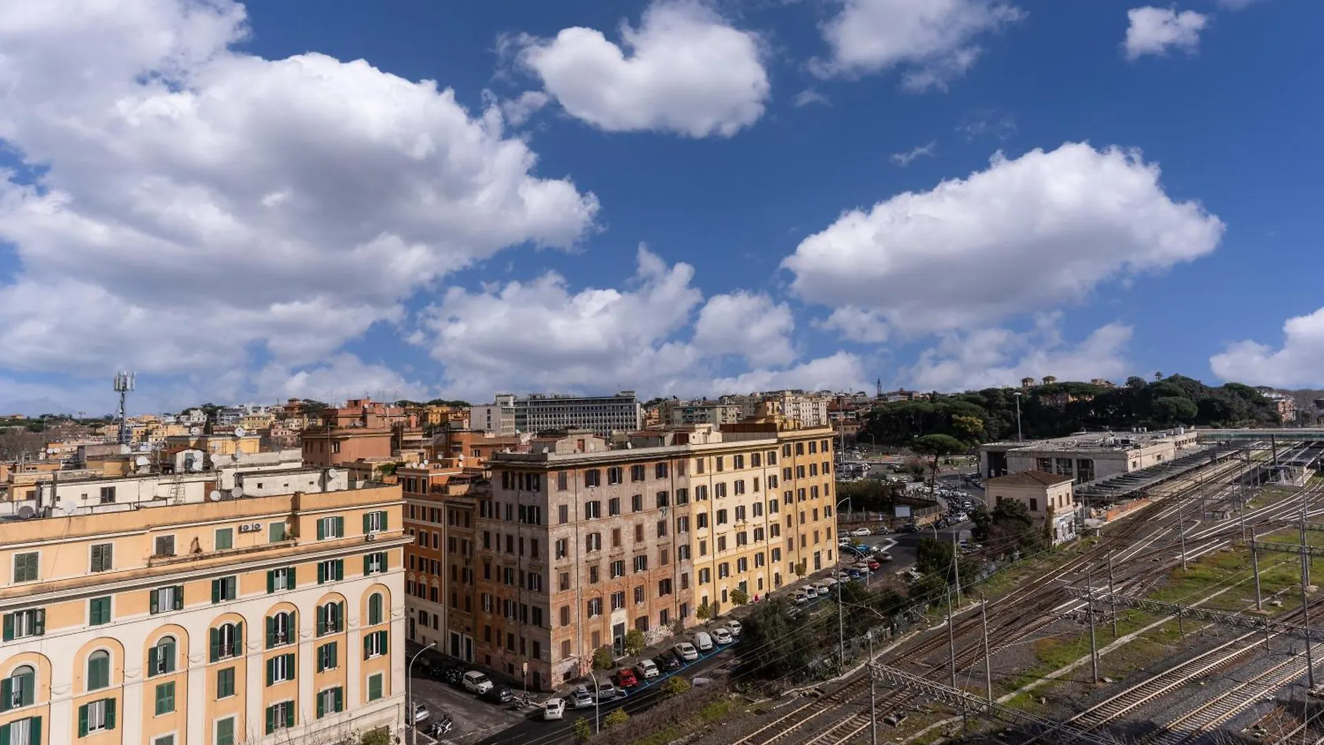 Amazing Piramide Metro Station Apartment Rome 0*,