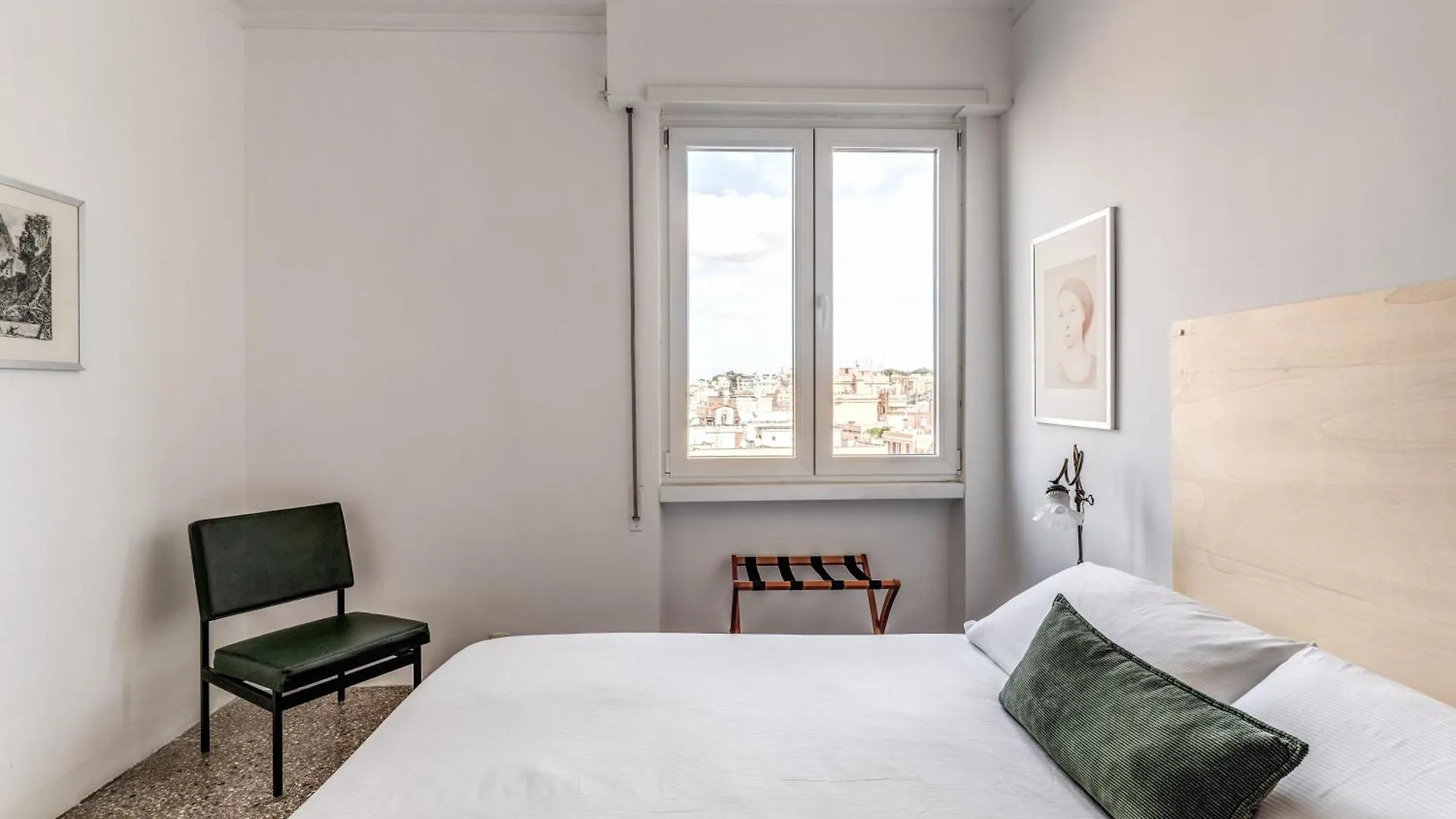 Amazing Piramide Metro Station Apartment Rome