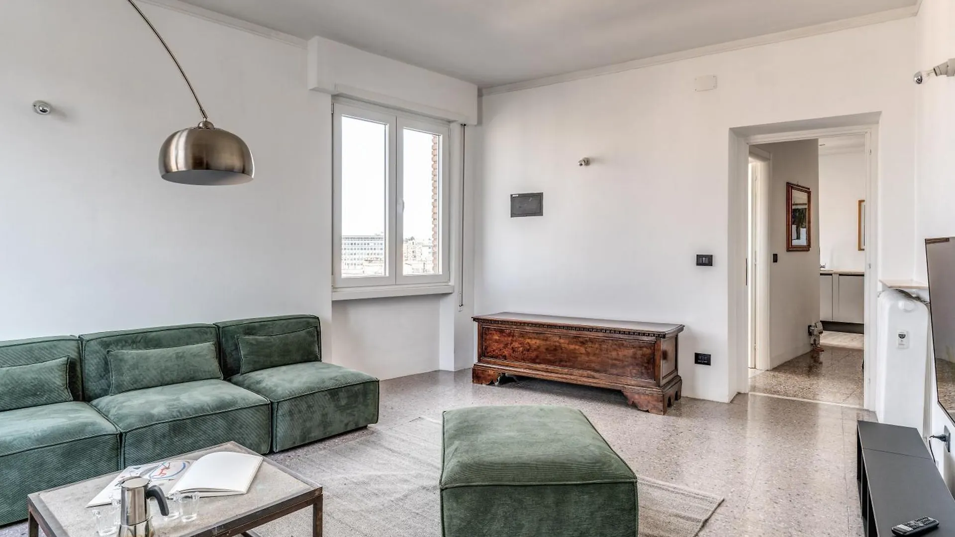 Amazing Piramide Metro Station Apartment Rome