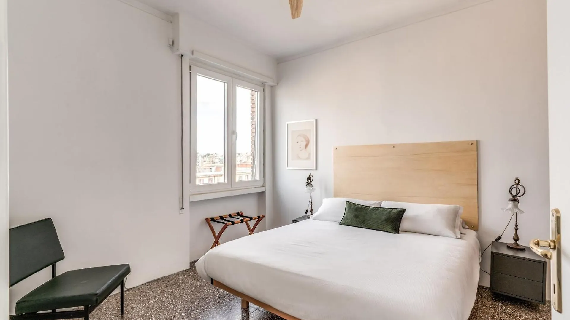 Amazing Piramide Metro Station Apartment Rome Italy