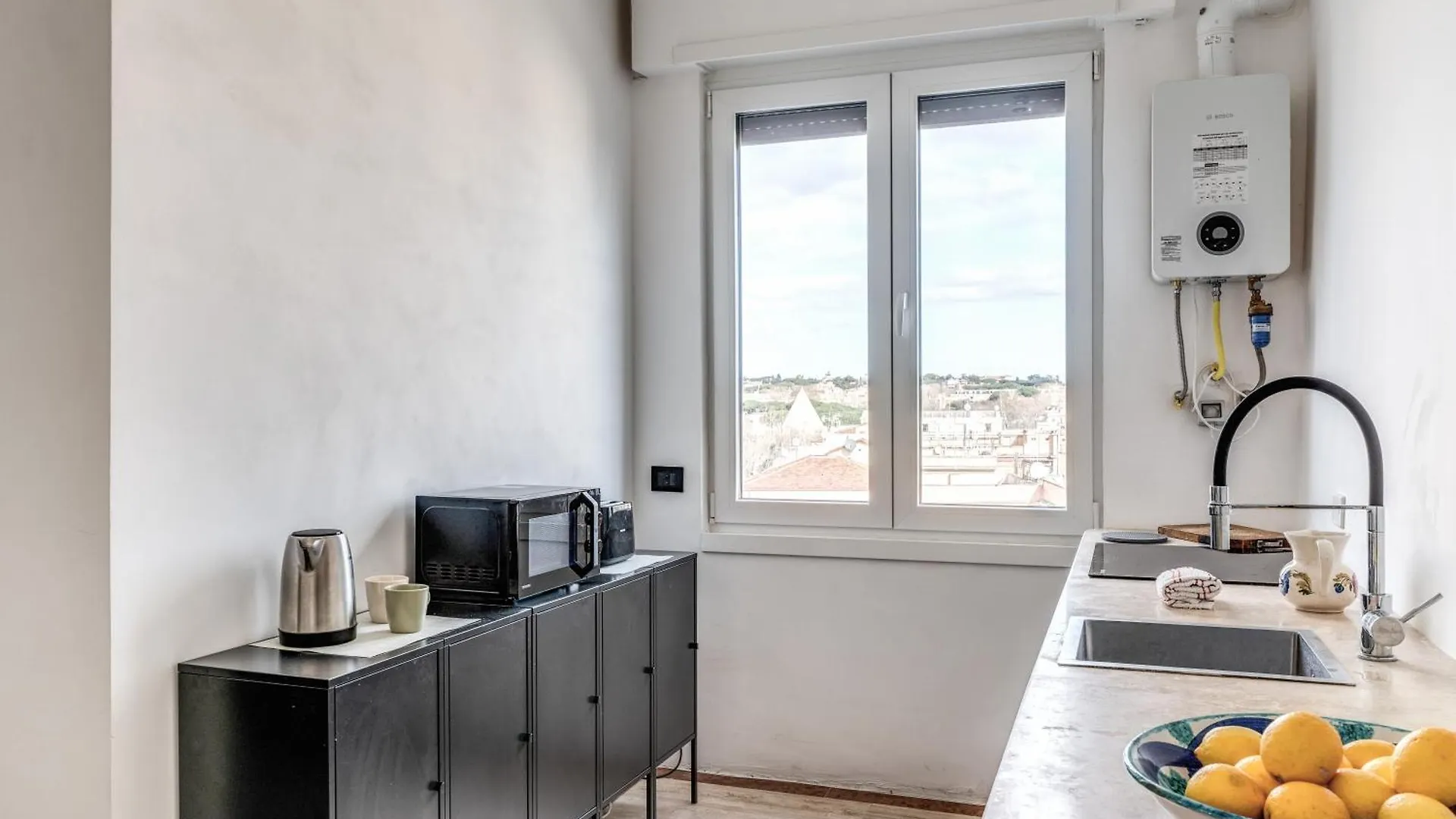 Amazing Piramide Metro Station Apartment Rome