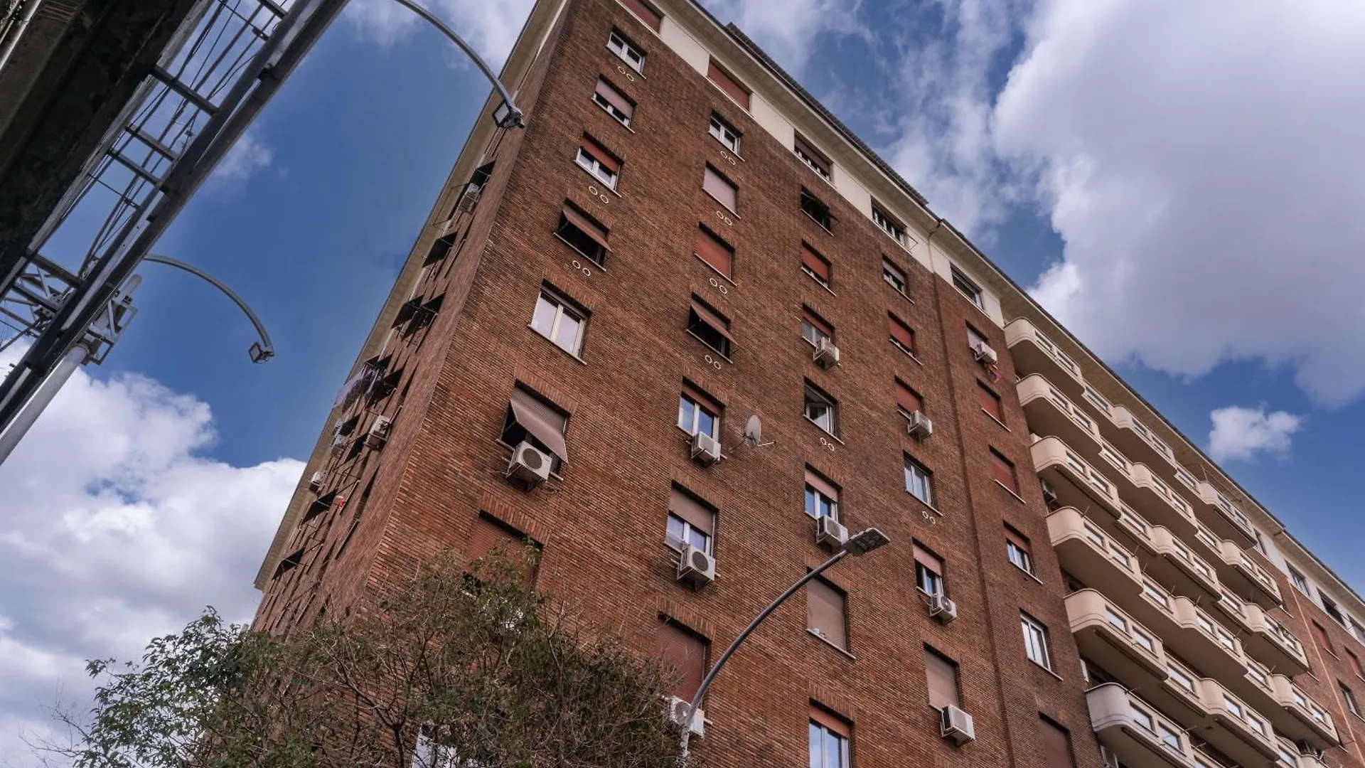 Amazing Piramide Metro Station Apartment Rome Italy